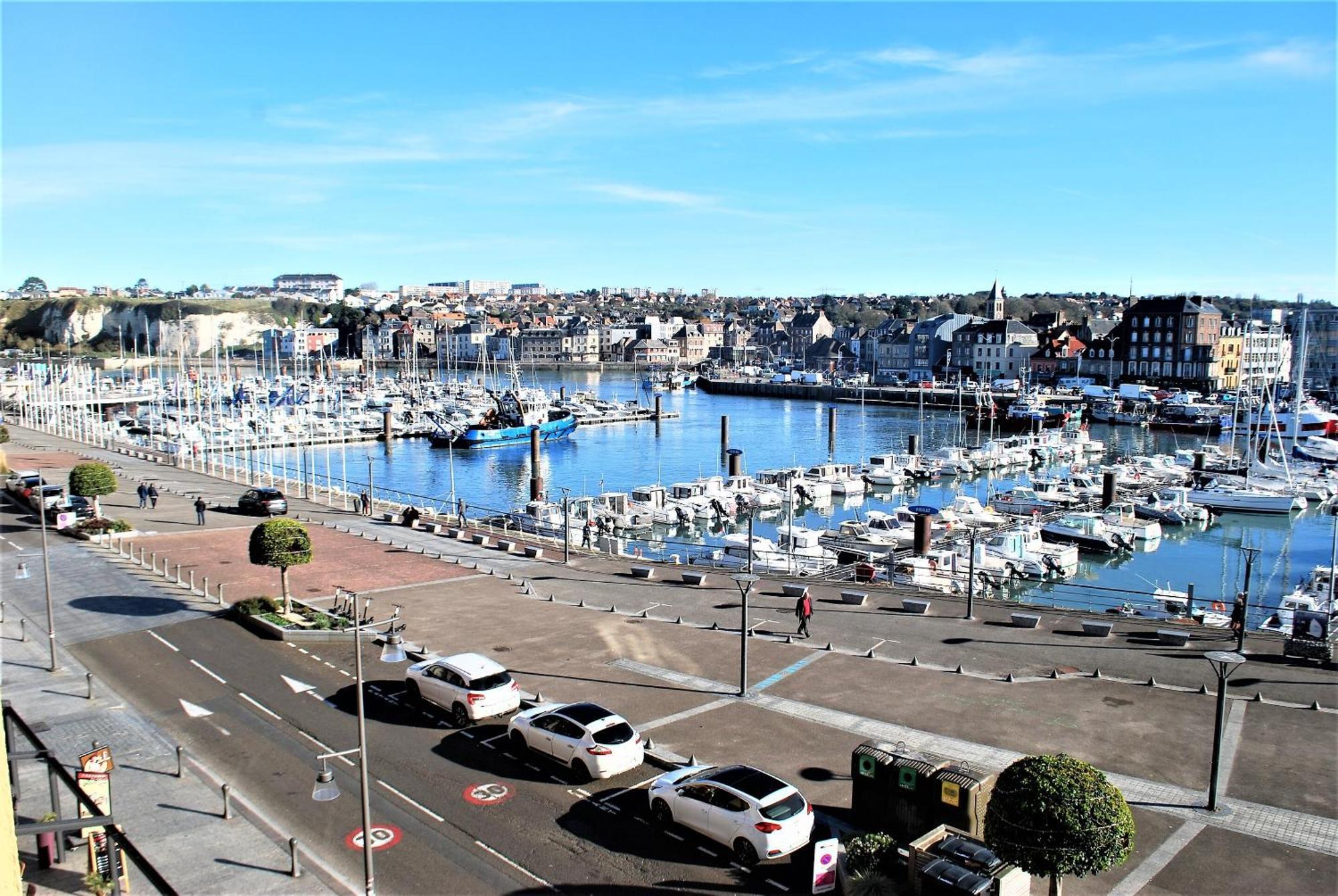 디에프 Duplex Avec Vue Sur Le Port De Plaisance 아파트 객실 사진